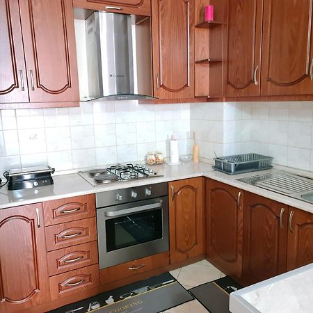Erin Apartments فلورا المظهر الخارجي الصورة