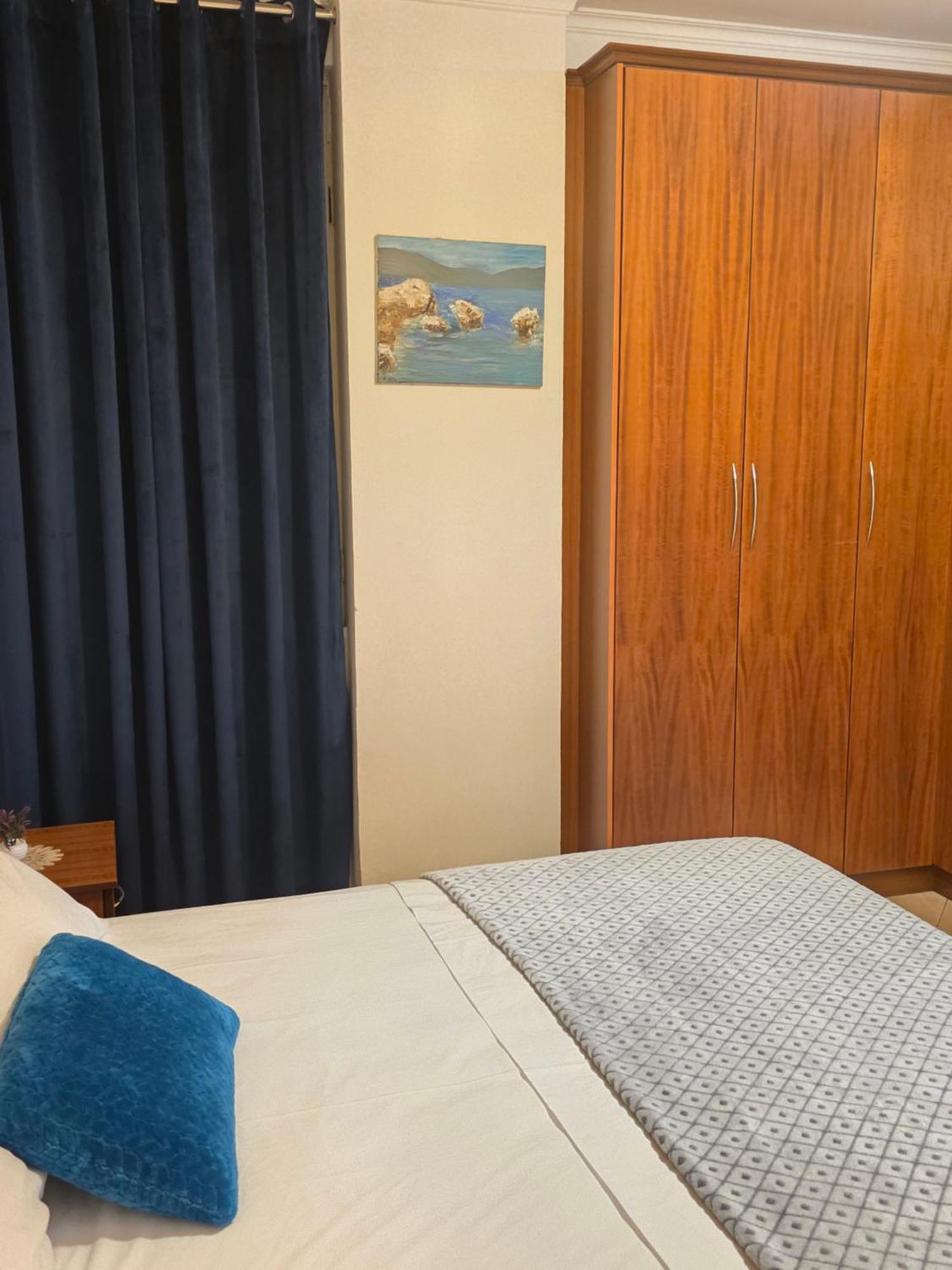 Erin Apartments فلورا المظهر الخارجي الصورة